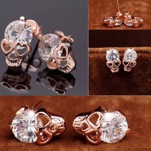 ⚡️3/$20⚡️Rose Gold Tone Skull Stud Earrings